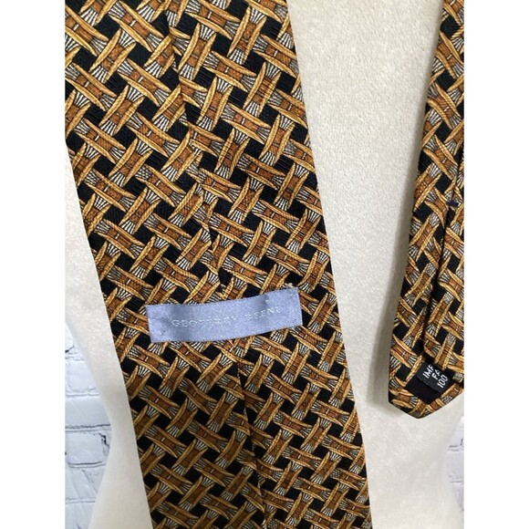Geoffrey Beene Tie Men's Color Orange Black and Gold Pattern 100% Silk Tie - Picture 7 of 9